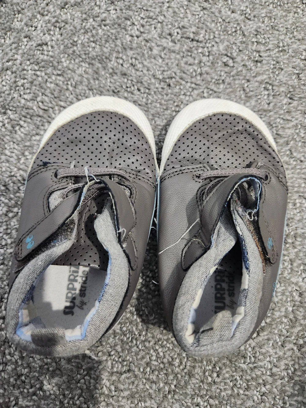 Stride Rite Gray Perforated Toddler Sneakers with White Toe 12-18mth
